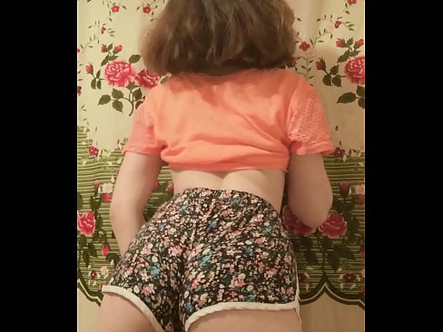 ❤️ Giovane pupa sexy fa uno striptease riprendendo i suoi pantaloncini alla telecamera Video di sesso di qualitàal it.mass-pr.ru ❤️